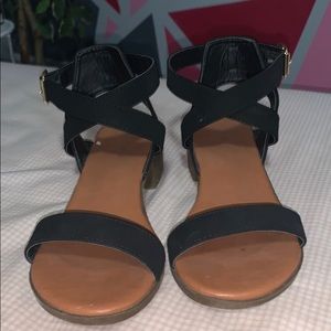 heeled sandal